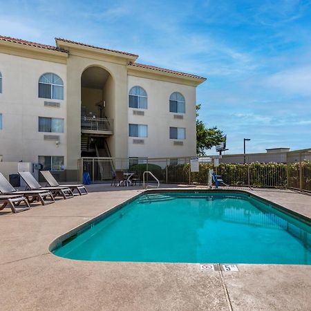 Comfort Inn & Suites Phoenix North - Deer Valley Екстериор снимка