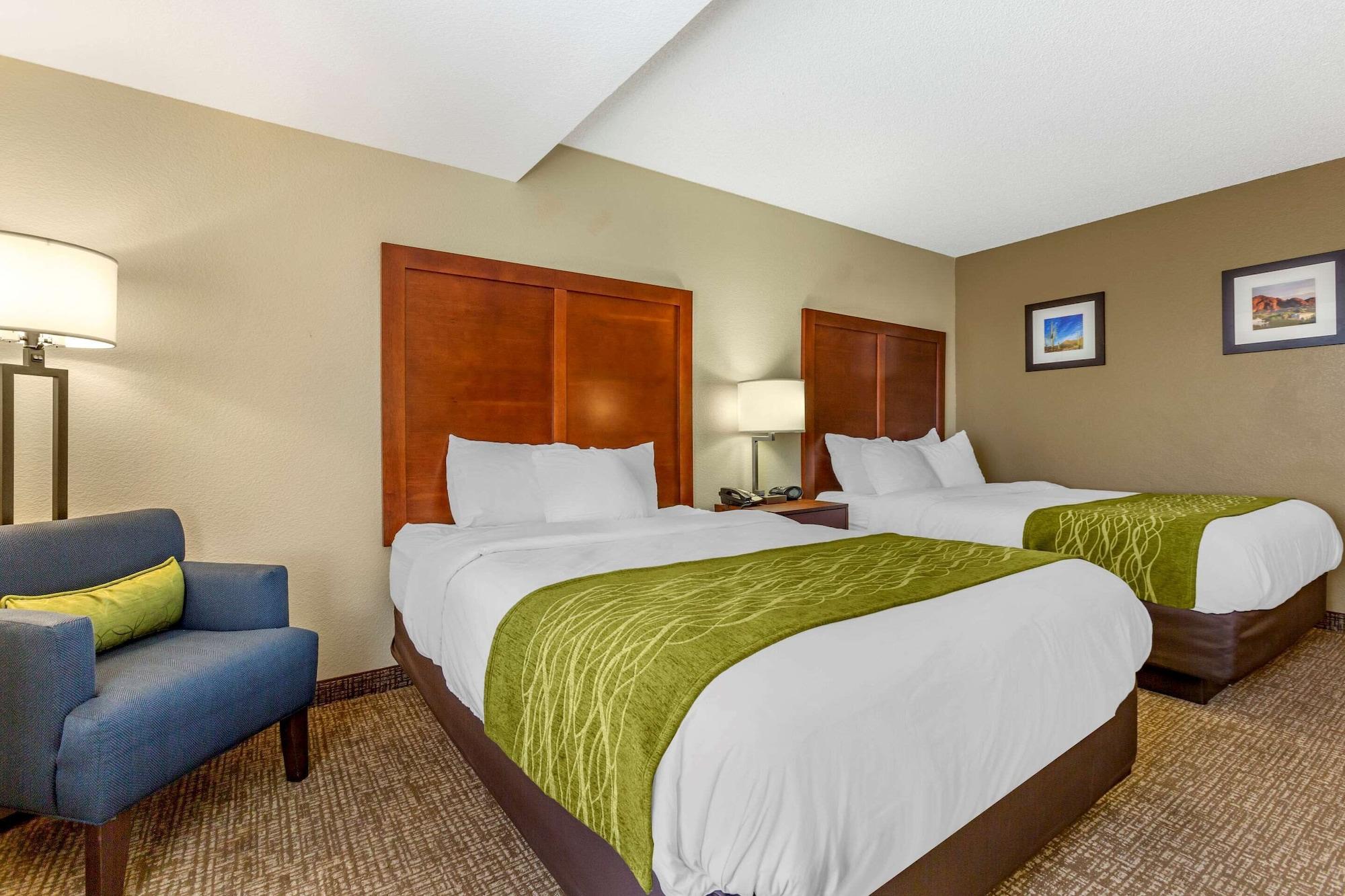 Comfort Inn & Suites Phoenix North - Deer Valley Екстериор снимка