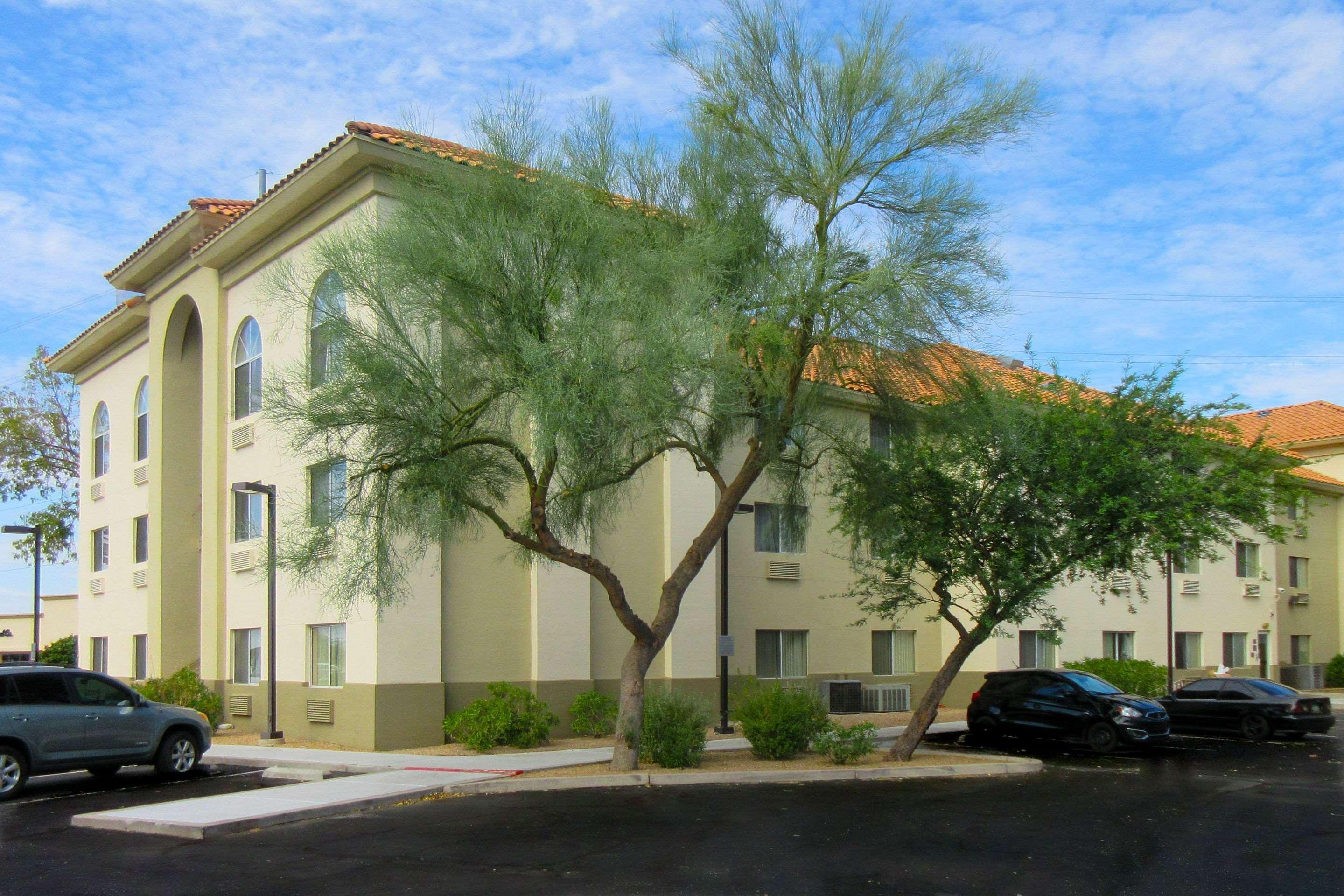 Comfort Inn & Suites Phoenix North - Deer Valley Екстериор снимка