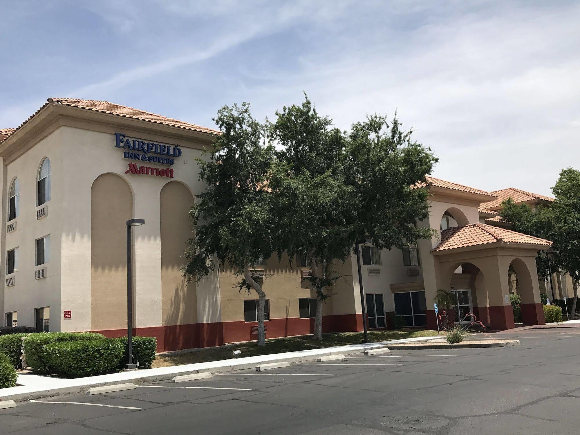 Comfort Inn & Suites Phoenix North - Deer Valley Екстериор снимка