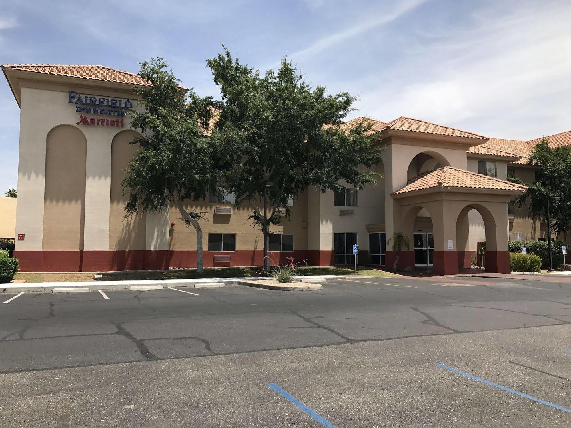 Comfort Inn & Suites Phoenix North - Deer Valley Екстериор снимка